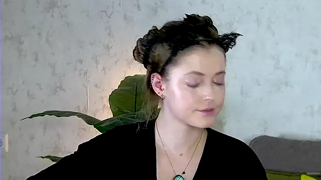 AshleyD  online show from 11.24.25