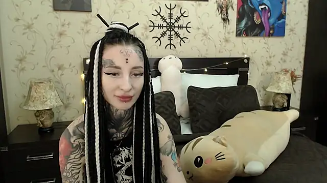 Snapshot of Velvetbat chatting on 03.19.25 Velvetbat online show from 03.19.25