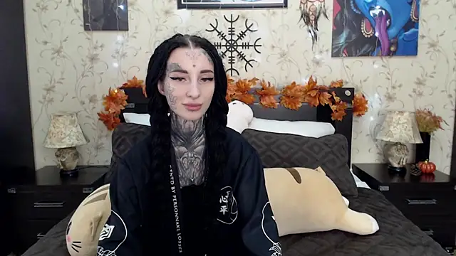 Snapshot of Velvetbat chatting on 09.19.25 Velvetbat online show from 09.19.25