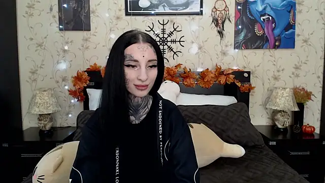 Snapshot of Velvetbat chatting on 10.07.25 Velvetbat online show from 10.07.25