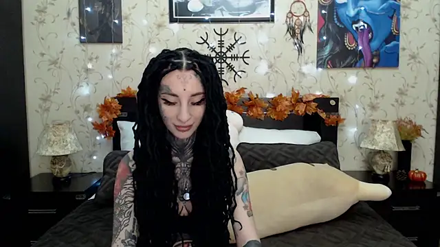 Snapshot of Velvetbat chatting on 10.10.25 Velvetbat online show from 10.10.25