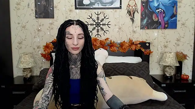 Snapshot of Velvetbat chatting on 10.14.25 Velvetbat online show from 10.14.25