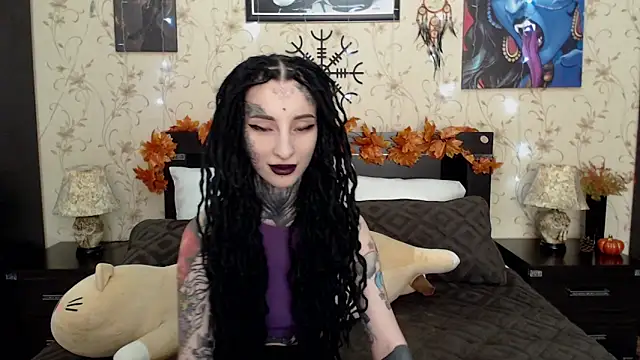 Snapshot of Velvetbat chatting on 10.17.25 Velvetbat online show from 10.17.25