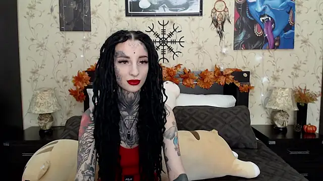 Snapshot of Velvetbat chatting on 10.30.25 Velvetbat online show from 10.30.25