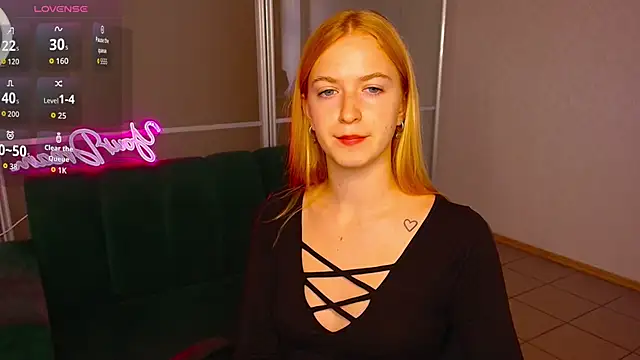 Snapshot of MirandaMayers chatting on 09.11.25 MirandaMayers online show from 09.11.25