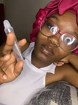 YummyMelanin117 online show from 10.26.25