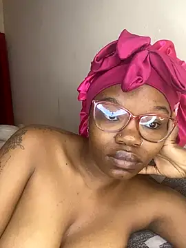 YummyMelanin117 online show from 11.15.25