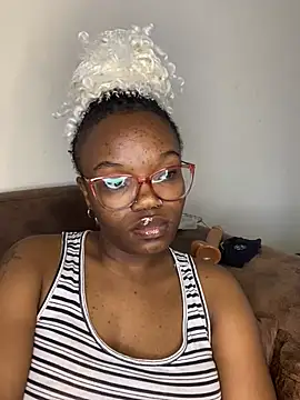 YummyMelanin117 online show from 04.14.26