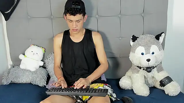 Snapshot of jeims_hotboy chatting on 06.05.26 jeims hotboy online show from 06.05.26