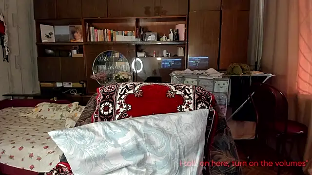 AngelaSwan online show from 09.14.25