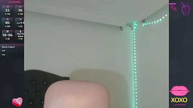 Snapshot of kitty_girl__ chatting on 09.26.25 kitty girl online show from 09.26.25