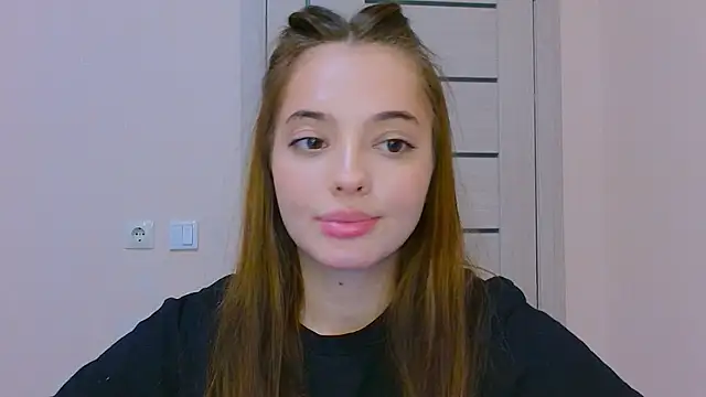 Snapshot of MelanieAlves chatting on 09.16.25 MelanieAlves online show from 09.16.25