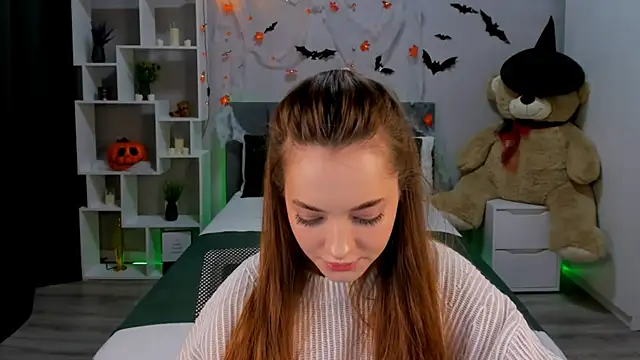 Snapshot of MelanieAlves chatting on 10.22.25 MelanieAlves online show from 10.22.25