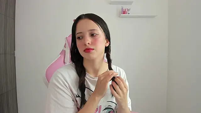 Snapshot of ImBunnyNova chatting on 09.24.25 ImBunnyNova online show from 09.24.25