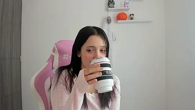 Snapshot of ImBunnyNova chatting on 10.15.25 ImBunnyNova online show from 10.15.25