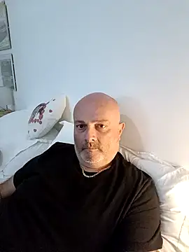 Alexis Bull online show from 11.07.25