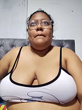 Snapshot of sheila_ro chatting on 04.25.26 sheila ro online show from 04.25.26