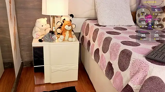 Snapshot of MilleyJones chatting on 09.25.25 MilleyJones online show from 09.25.25