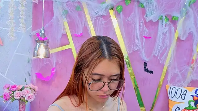 Snapshot of MilleyJones chatting on 10.17.25 MilleyJones online show from 10.17.25