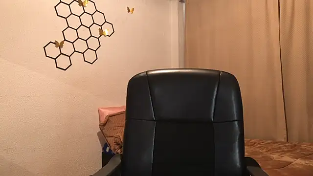 amelia hall online show from 10.25.25