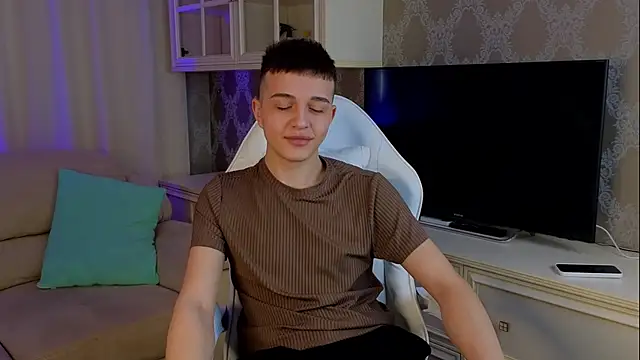 claus boy online show from 03.19.25