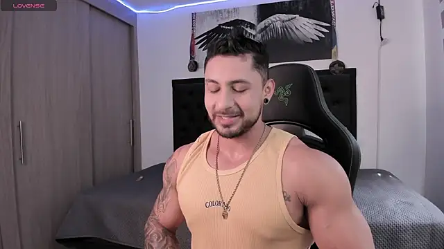 santi aesthetic online show from 11.06.25