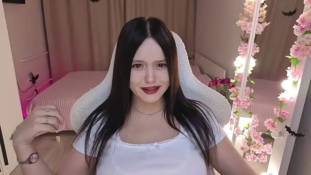 Betty  Davvis online show from 11.03.25