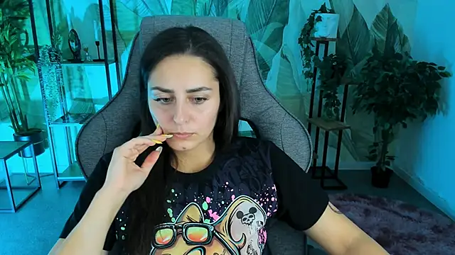 ValeriiMills online show from 10.13.25