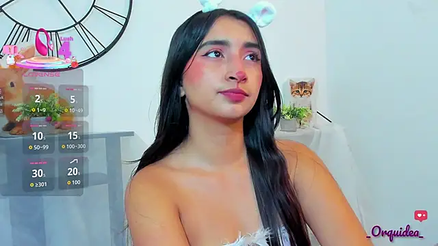 Snapshot of _Orquidea_ chatting on 10.29.25  Orquidea  online show from 10.29.25