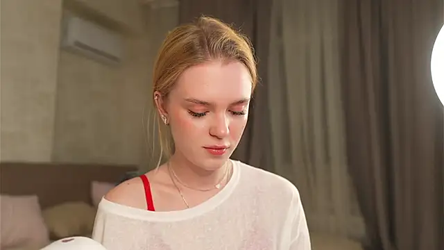 Snapshot of Cyberheart_ chatting on 10.07.25 Cyberheart online show from 10.07.25