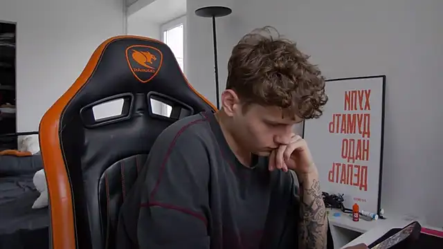 DanyDavis online show from 10.15.25