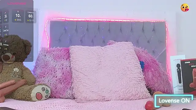 Snapshot of Rihanna_Flex chatting on 09.11.25 Rihanna Flex online show from 09.11.25