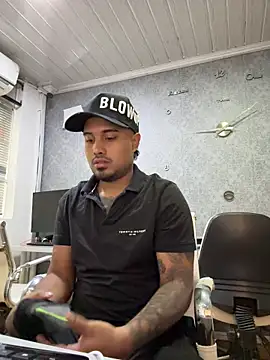 PapiStan online show from 10.31.25