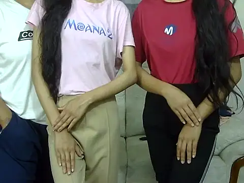 Snapshot of SistersLove3 chatting on 03.22.25 SistersLove3 online show from 03.22.25