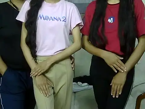 Snapshot of SistersLove3 chatting on 03.22.25 SistersLove3 online show from 03.22.25