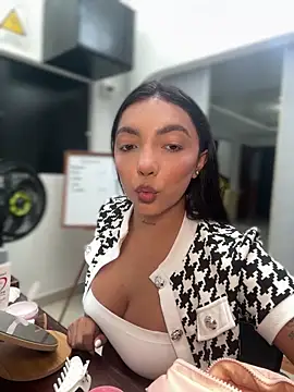 ImAshley1 online show from 09.20.25