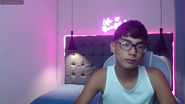 OliverTwinky online show from 03.23.25