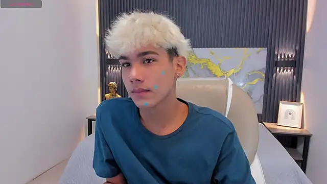 OliverTwinky online show from 10.04.25