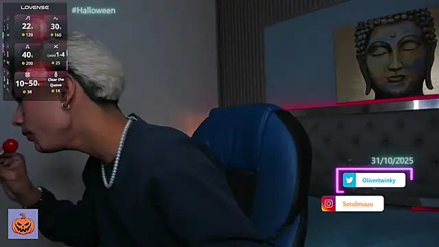 OliverTwinky online show from 10.28.25