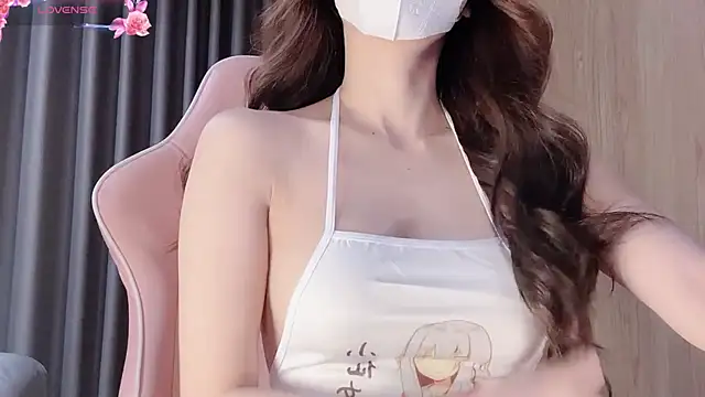 yiyi-chin online show from 10.15.25