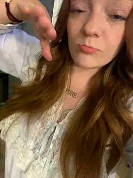 Snapshot of bankruptbabe chatting on 12.01.25 bankruptbabe online show from 12.01.25