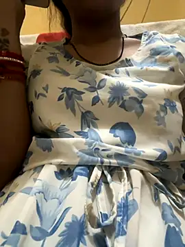 Snapshot of Janvi_1-33 chatting on 09.23.25 Janvi 1-33 online show from 09.23.25