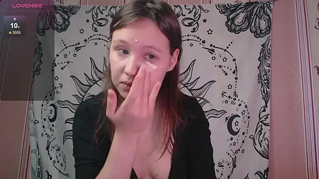 Thighswithspikes online show from 10.31.25