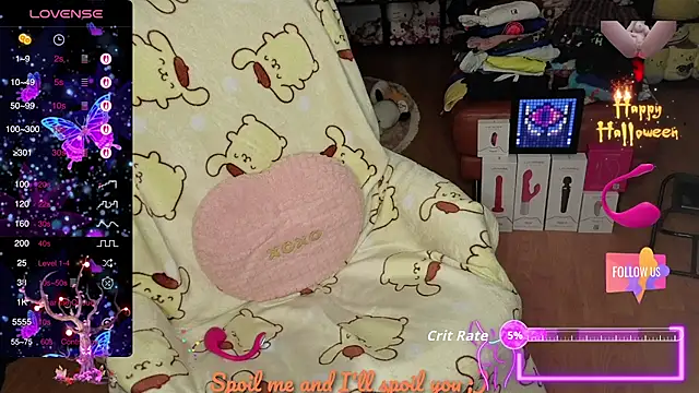 Snapshot of w3tkittty chatting on 10.31.25 w3tkittty online show from 10.31.25