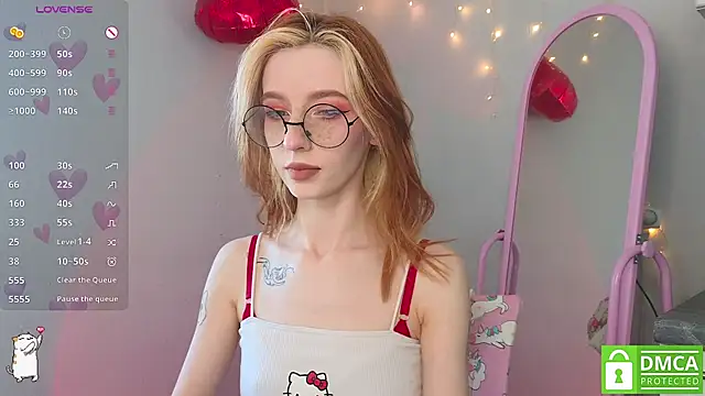 Snapshot of sweetuniporn chatting on 03.22.25 sweetuniporn online show from 03.22.25