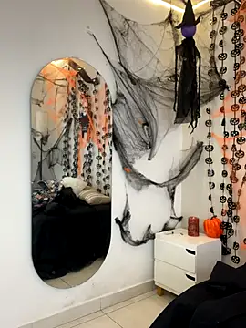 Kariina  69 online show from 11.04.25