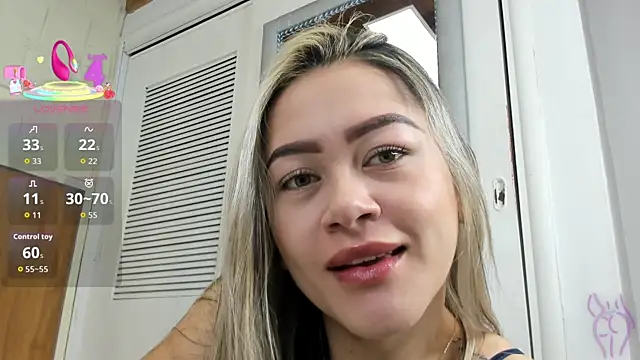 sophiaarenas online show from 12.22.25