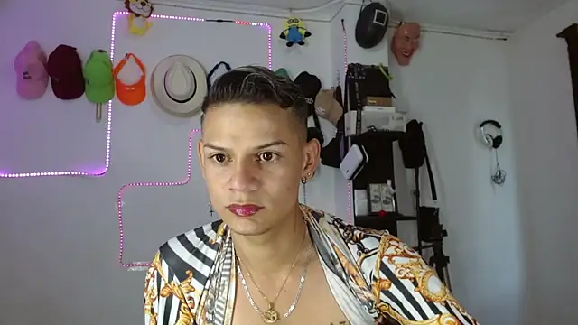 Snapshot of axce1_boy24 chatting on 09.10.25 axce1 boy24 online show from 09.10.25