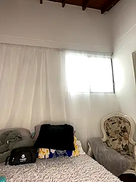 Mia  Gray online show from 11.13.25