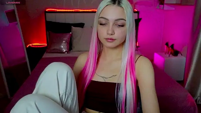 LinaLirian online show from 11.08.25